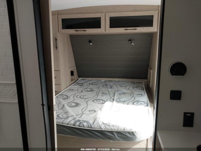 45680765 :رقم المزاد ، 573TE3726S6654307 vin ، 2025 Grand Design Imagine 3210bh مزاد بيع