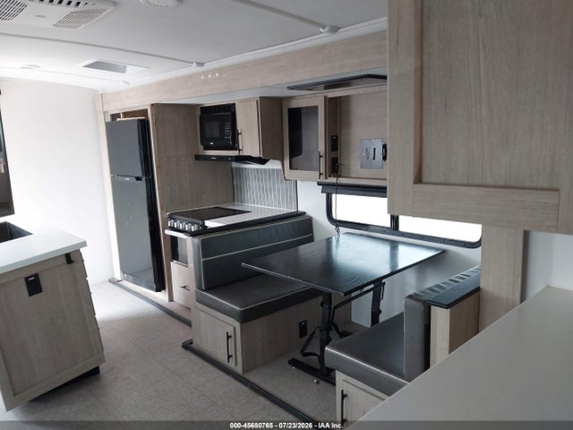 45680765 :رقم المزاد ، 573TE3726S6654307 vin ، 2025 Grand Design Imagine 3210bh مزاد بيع