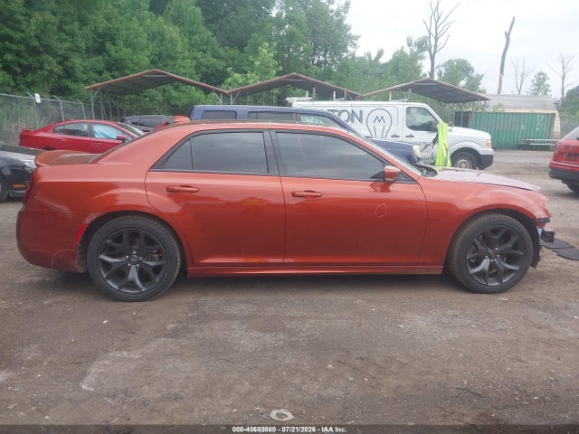 2021 Chrysler 300 300s მანქანა იყიდება აუქციონზე, vin: 2C3CCABT9MH592263, აუქციონის ნომერი: 45680880