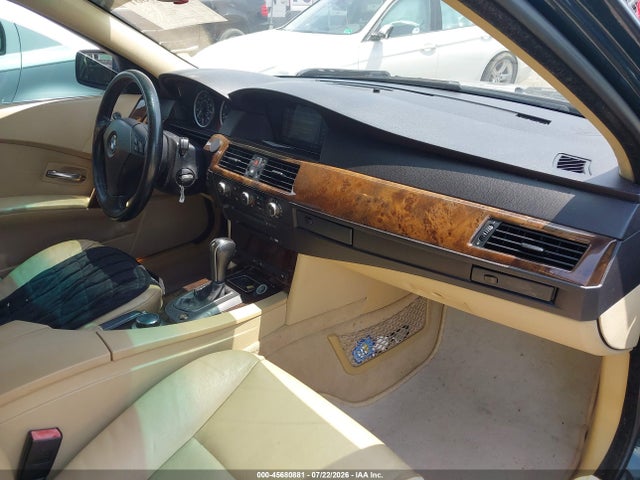 2007 Bmw 530xi მანქანა იყიდება აუქციონზე, vin: WBANF73527CU21390, აუქციონის ნომერი: 45680881