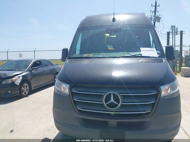 W1Z4DGHY9NT101205 Mercedes-Benz Sprinter 2500 High Roof I4 Diesel