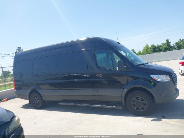 W1Z4DGHY9NT101205 Mercedes-Benz Sprinter 2500 High Roof I4 Diesel