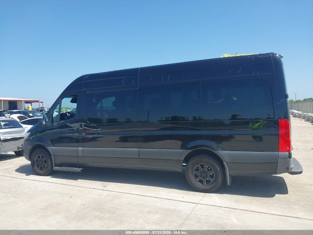 W1Z4DGHY9NT101205 Mercedes-Benz Sprinter 2500 High Roof I4 Diesel