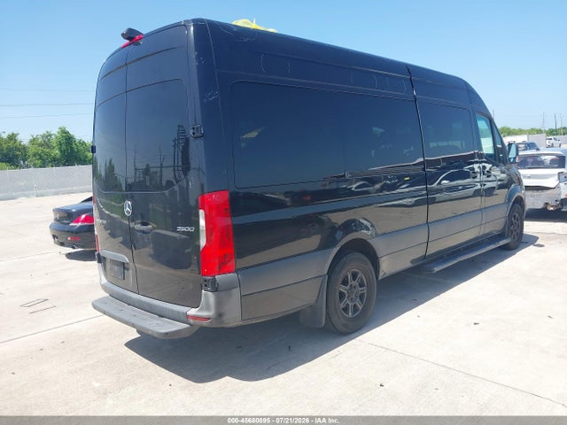 W1Z4DGHY9NT101205 Mercedes-Benz Sprinter 2500 High Roof I4 Diesel