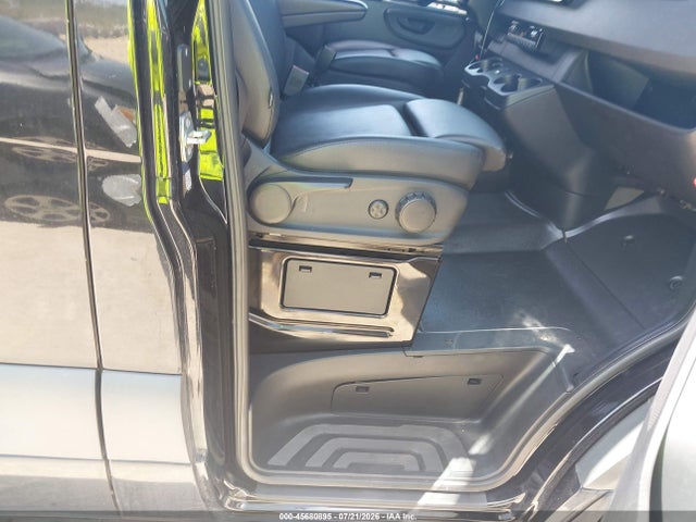 W1Z4DGHY9NT101205 Mercedes-Benz Sprinter 2500 High Roof I4 Diesel