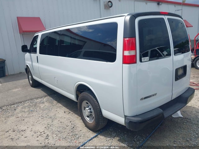 Chevrolet Express 3500 Ls 2017 1GAZGNFG7H1294676 Image 3