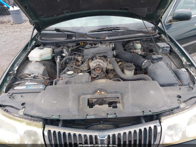 45680975 :رقم المزاد ، 1LNHM82W92Y657970 vin ، 2002 Lincoln Town Car Signature مزاد بيع