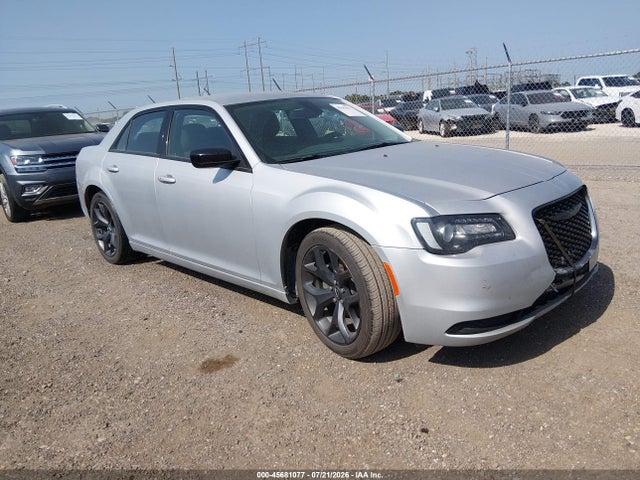 2020 Chrysler 300 Touring მანქანა იყიდება აუქციონზე, vin: 2C3CCAAG0LH168621, აუქციონის ნომერი: 45681077
