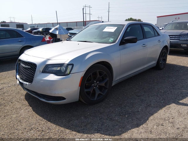 2020 Chrysler 300 Touring მანქანა იყიდება აუქციონზე, vin: 2C3CCAAG0LH168621, აუქციონის ნომერი: 45681077