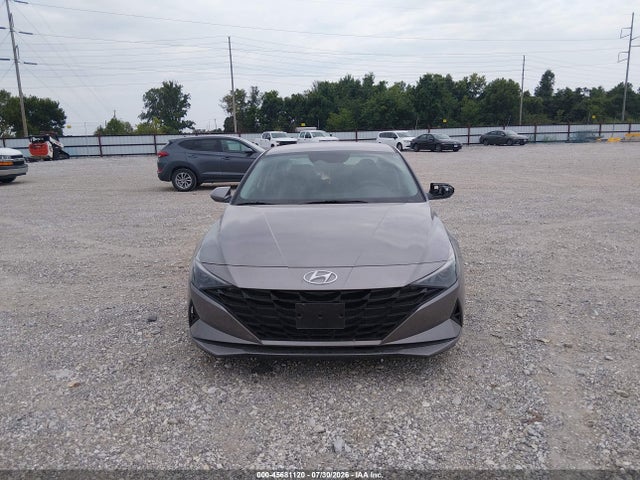 KMHLL4AG4PU543499 Hyundai ELANTRA SE