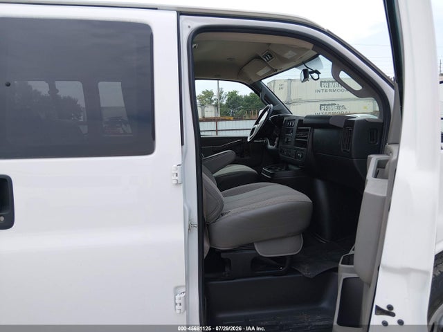 1GAZGPFG6H1265763 Chevrolet Express 3500 Lt