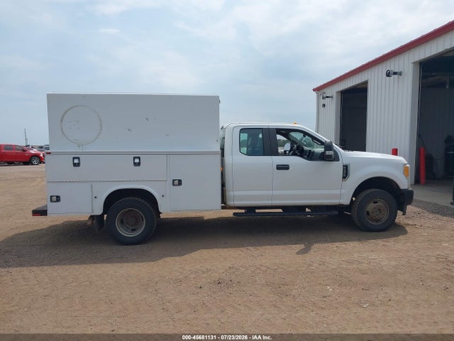 1FD8X3H68HED60538 Ford F-350 Chassis Xl