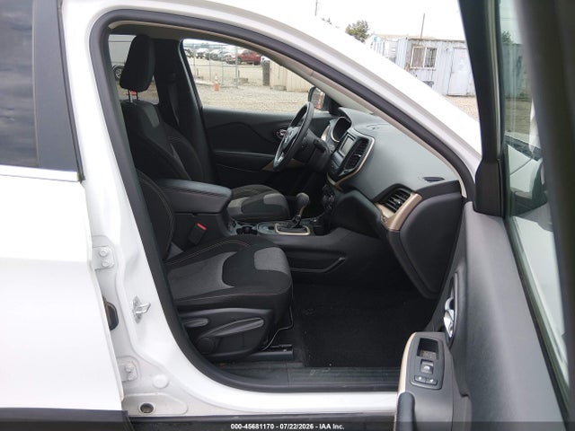2018 Jeep Cherokee Latitude 4x4 მანქანა იყიდება აუქციონზე, vin: 1C4PJMCB0JD528650, აუქციონის ნომერი: 45681170