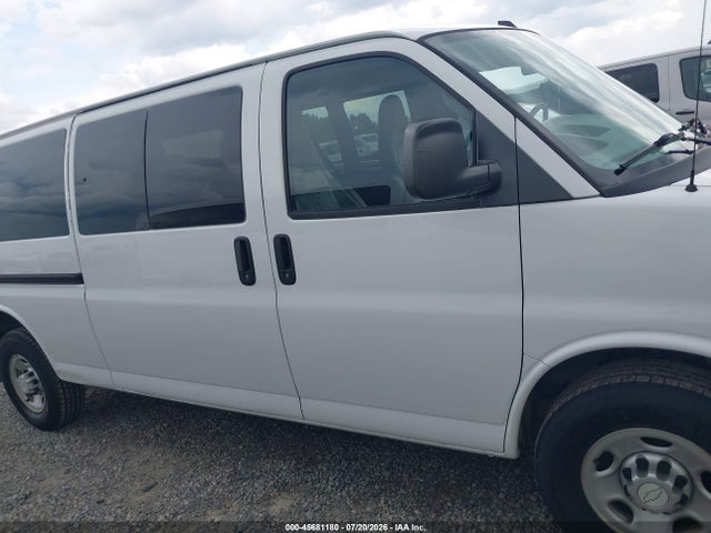 Chevrolet Express 3500 Ls 2017 1GAZGNFG9H1292394 Image 13