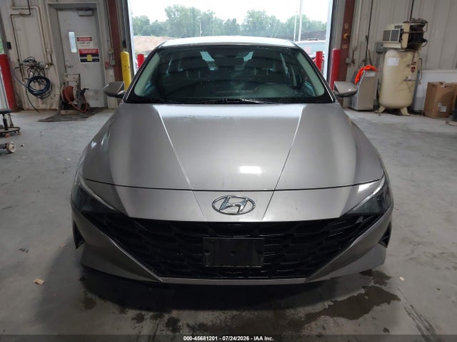 KMHLL4AG2PU545137 Hyundai ELANTRA SE
