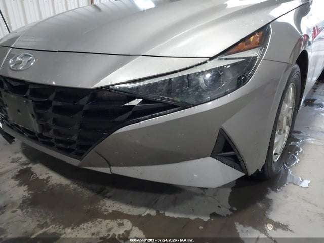 KMHLL4AG2PU545137 Hyundai ELANTRA SE