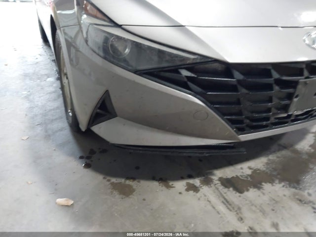 KMHLL4AG2PU545137 Hyundai ELANTRA SE