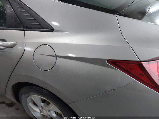 KMHLL4AG2PU545137 Hyundai ELANTRA SE
