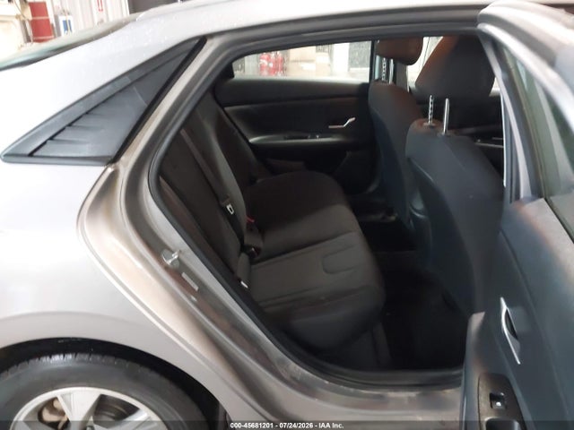 KMHLL4AG2PU545137 Hyundai ELANTRA SE