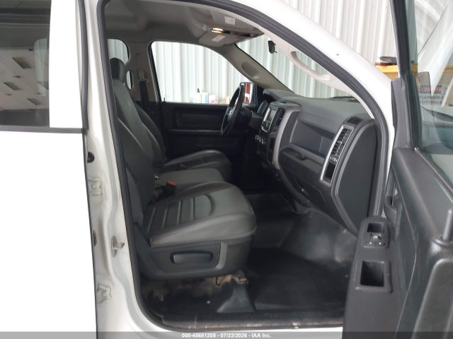 1C6RR7KM9HS701696 RAM 1500 Tradesman 4x4 5&#039;7 Box