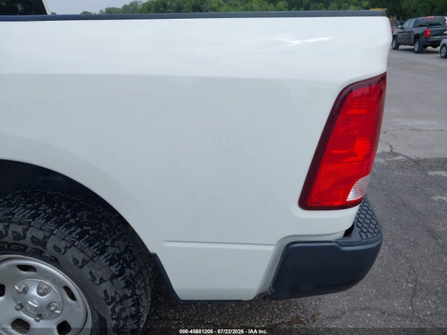 1C6RR7KM9HS701696 RAM 1500 Tradesman 4x4 5&#039;7 Box