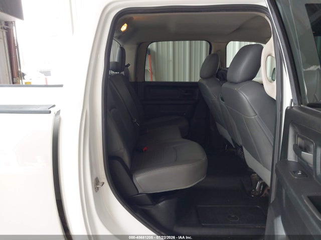 1C6RR7KM9HS701696 RAM 1500 Tradesman 4x4 5&#039;7 Box