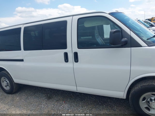 Chevrolet Express 3500 Ls 2017 1GAZGNFG6H1294443 Image 13