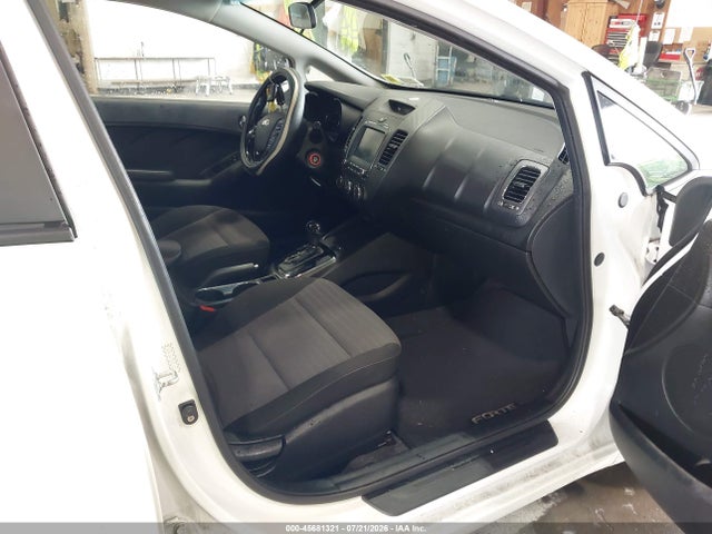 Продаж на аукціоні авто 2017 Kia Forte S, vin: 3KPFL4A73HE062340, номер лоту: 45681321