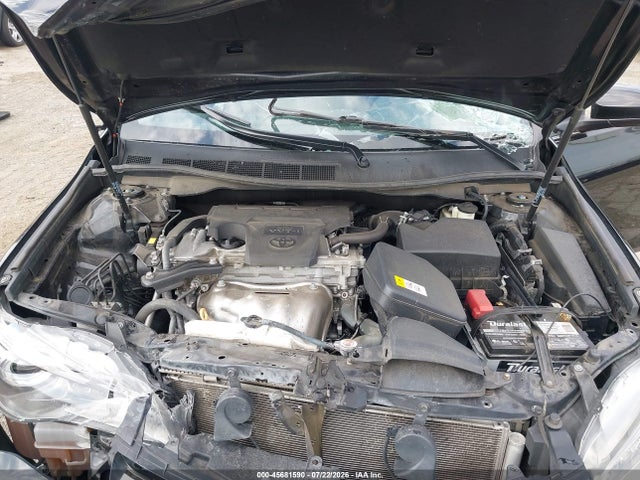 45681590 :رقم المزاد ، 4T1BF1FK9HU352094 vin ، 2017 Toyota Camry Se مزاد بيع
