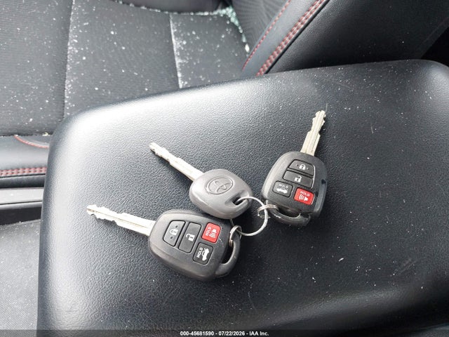 45681590 :رقم المزاد ، 4T1BF1FK9HU352094 vin ، 2017 Toyota Camry Se مزاد بيع