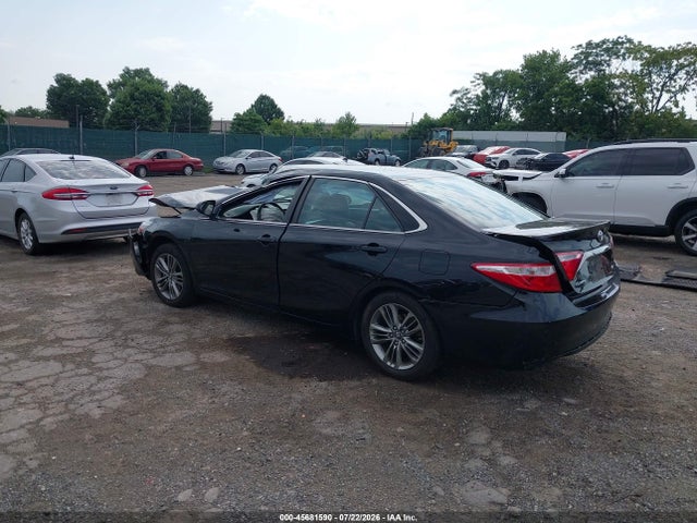45681590 :رقم المزاد ، 4T1BF1FK9HU352094 vin ، 2017 Toyota Camry Se مزاد بيع