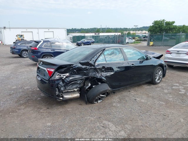 45681590 :رقم المزاد ، 4T1BF1FK9HU352094 vin ، 2017 Toyota Camry Se مزاد بيع