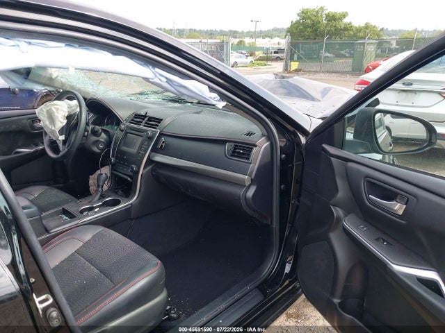 45681590 :رقم المزاد ، 4T1BF1FK9HU352094 vin ، 2017 Toyota Camry Se مزاد بيع