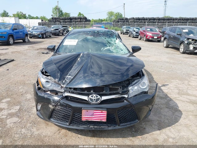 45681590 :رقم المزاد ، 4T1BF1FK9HU352094 vin ، 2017 Toyota Camry Se مزاد بيع