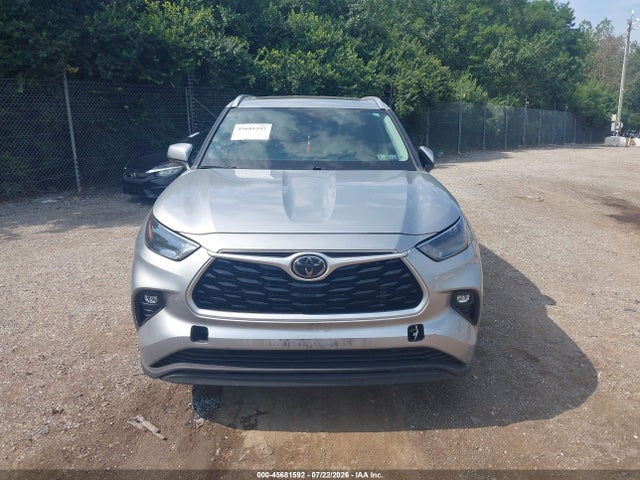 45681592 :رقم المزاد ، 5TDGZRBH0NS196019 vin ، 2022 Toyota Highlander Xle مزاد بيع