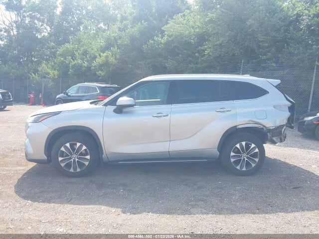 45681592 :رقم المزاد ، 5TDGZRBH0NS196019 vin ، 2022 Toyota Highlander Xle مزاد بيع