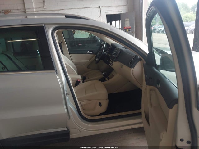45681593 :رقم المزاد ، WVGAV7AX0DW554843 vin ، 2013 Volkswagen Tiguan Se مزاد بيع