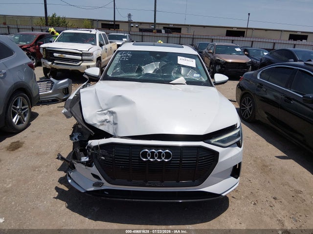 Продажа на аукционе авто 2021 Audi E-tron Premium Quattro, vin: WA1AAAGE9MB007848, номер лота: 45681628