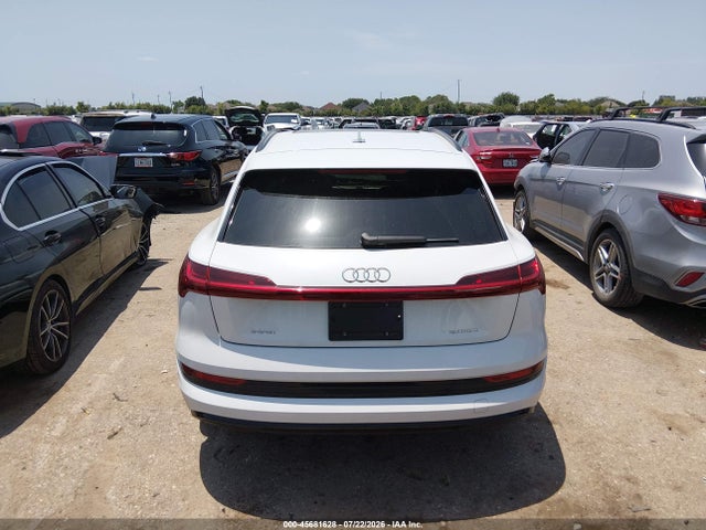 Продажа на аукционе авто 2021 Audi E-tron Premium Quattro, vin: WA1AAAGE9MB007848, номер лота: 45681628