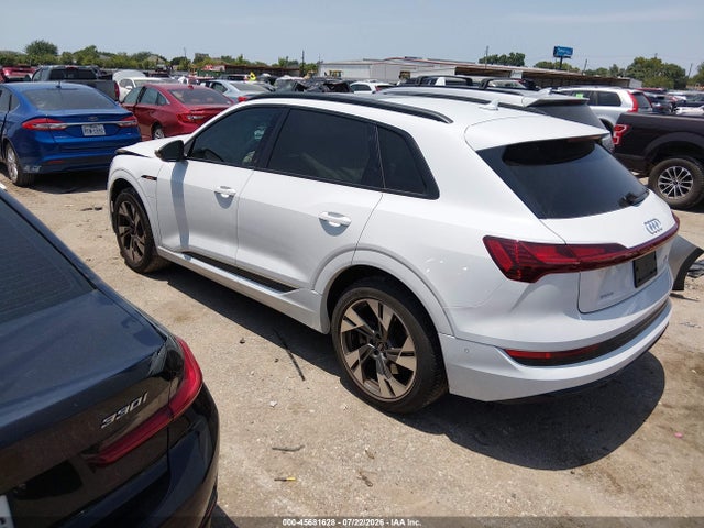 Продажа на аукционе авто 2021 Audi E-tron Premium Quattro, vin: WA1AAAGE9MB007848, номер лота: 45681628
