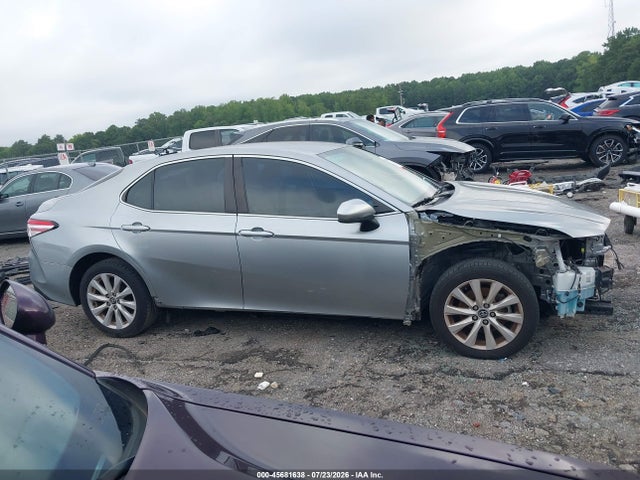 45681638 :رقم المزاد ، 4T1C11AK2LU912962 vin ، 2020 Toyota Camry Le مزاد بيع
