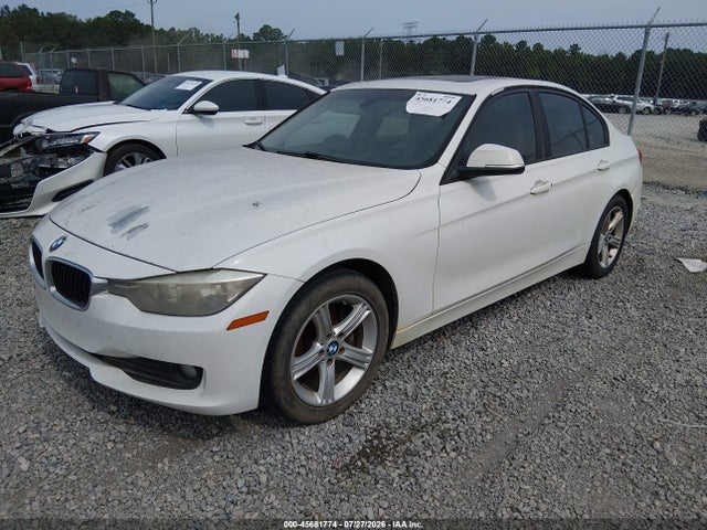 BMW 320i 2014 WBA3B1G55ENN90380 Image 2