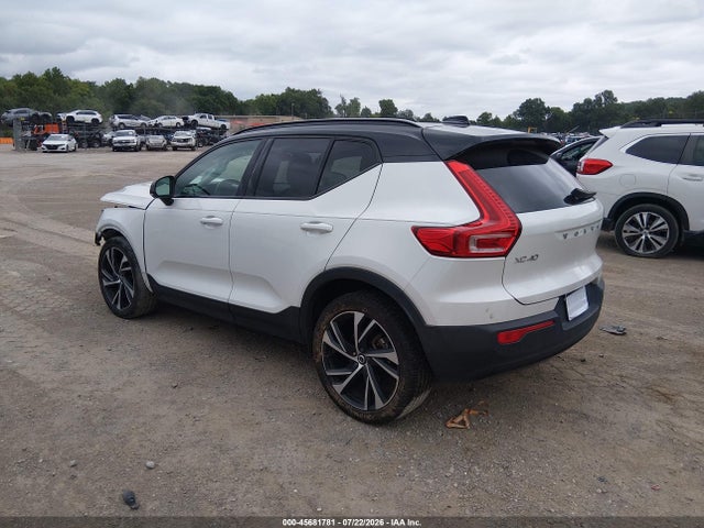 2021 Volvo Xc40 T5 R-design მანქანა იყიდება აუქციონზე, vin: YV4162UM3M2467447, აუქციონის ნომერი: 45681781
