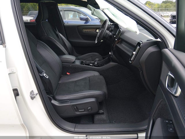 2021 Volvo Xc40 T5 R-design მანქანა იყიდება აუქციონზე, vin: YV4162UM3M2467447, აუქციონის ნომერი: 45681781