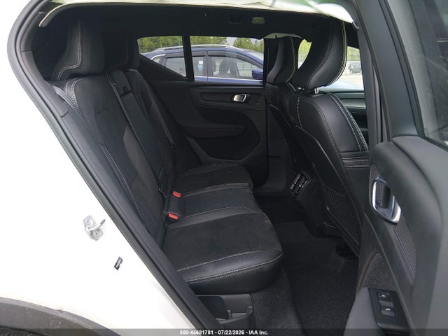 2021 Volvo Xc40 T5 R-design მანქანა იყიდება აუქციონზე, vin: YV4162UM3M2467447, აუქციონის ნომერი: 45681781