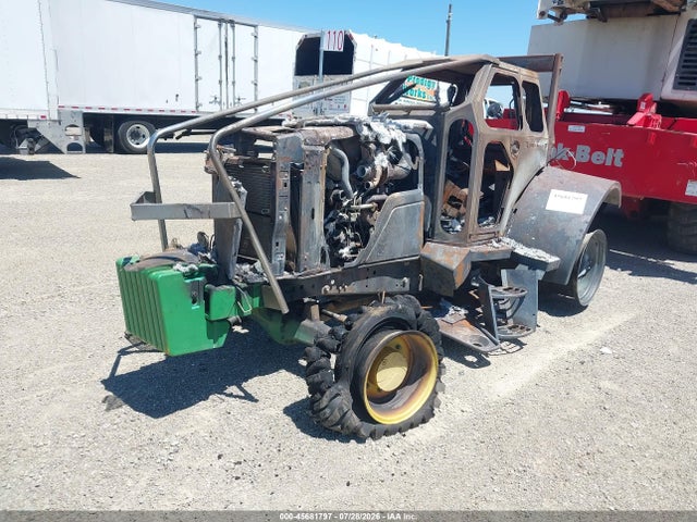 45681797 :رقم المزاد ، 1L06125MCFD831998 vin ، 2016 John Deere 6125m Tractor مزاد بيع
