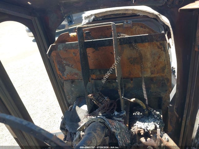 45681797 :رقم المزاد ، 1L06125MCFD831998 vin ، 2016 John Deere 6125m Tractor مزاد بيع
