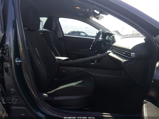 5NPLS4AG3PH093068 Hyundai ELANTRA SEL