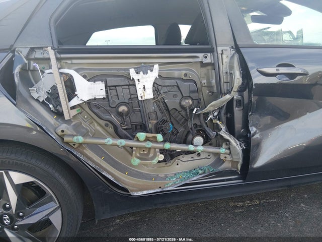 5NPLS4AG3PH093068 Hyundai ELANTRA SEL
