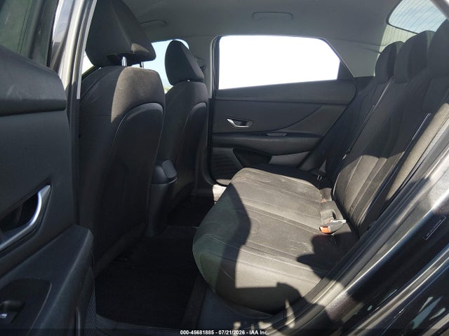 5NPLS4AG3PH093068 Hyundai ELANTRA SEL